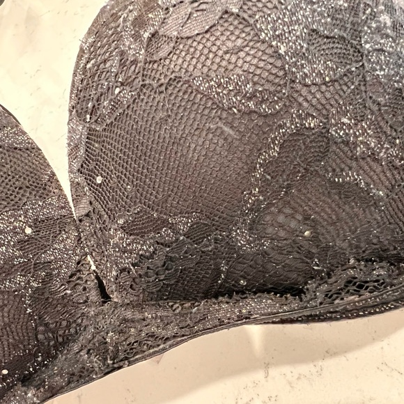 VICTORIA’S SECRET - BIOFIT black lace bra - 34DD - Picture 6 of 12